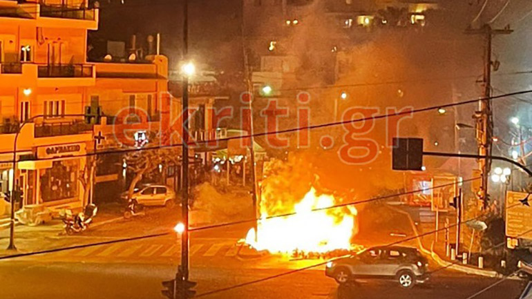 Ηράκλειο: Στάχτες και αποκαΐδια μετά από τις φωτιές το βράδυ της Ανάστασης